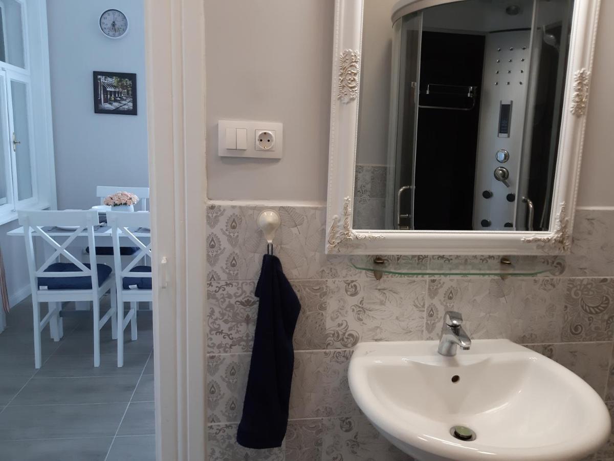 Jade Vendeghaz Apartment Papa Luaran gambar